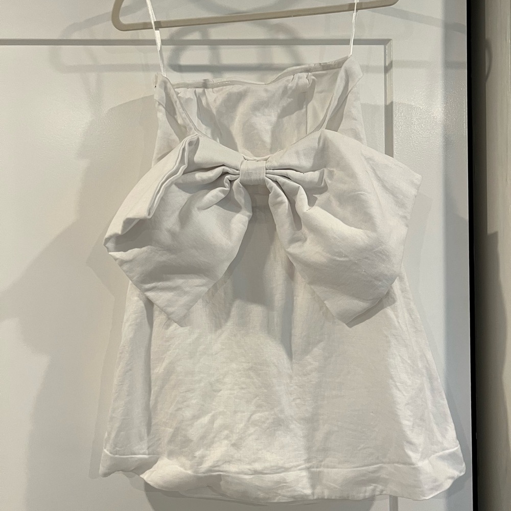 DISSH AISLE WHITE LINEN BACK BOW - Picture 3 of 4